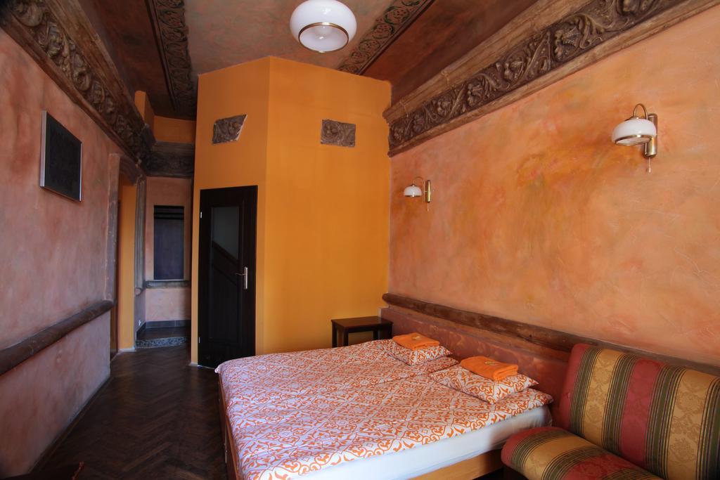Momotown Privates Bed & Breakfast คราคูฟ ภายนอก รูปภาพ