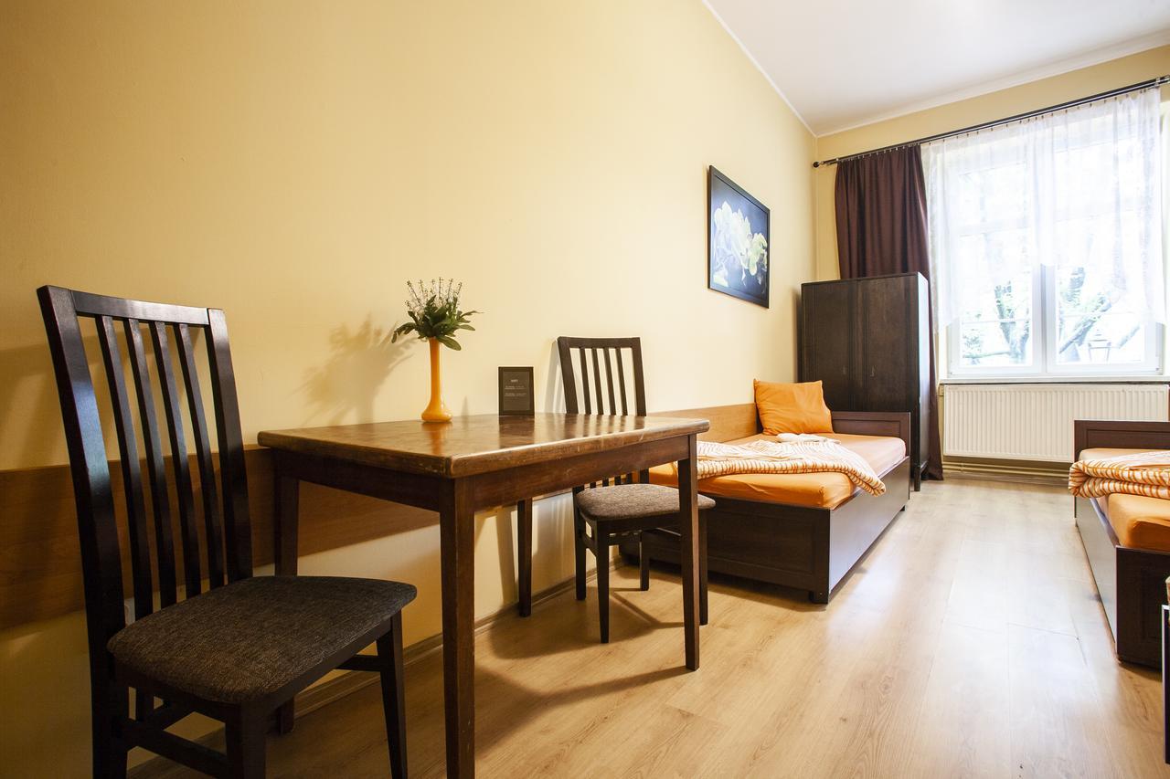 Momotown Privates Bed & Breakfast คราคูฟ ภายนอก รูปภาพ