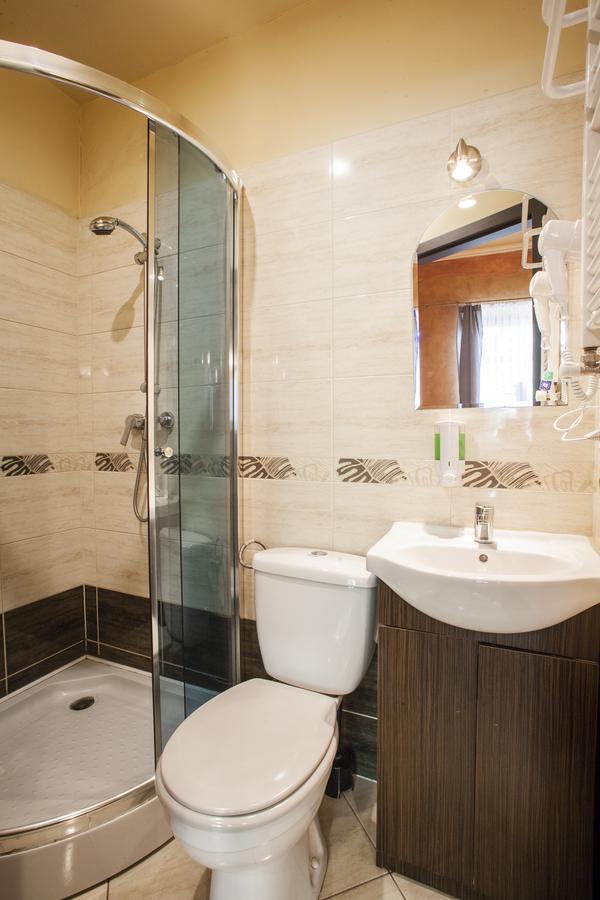 Momotown Privates Bed & Breakfast คราคูฟ ภายนอก รูปภาพ