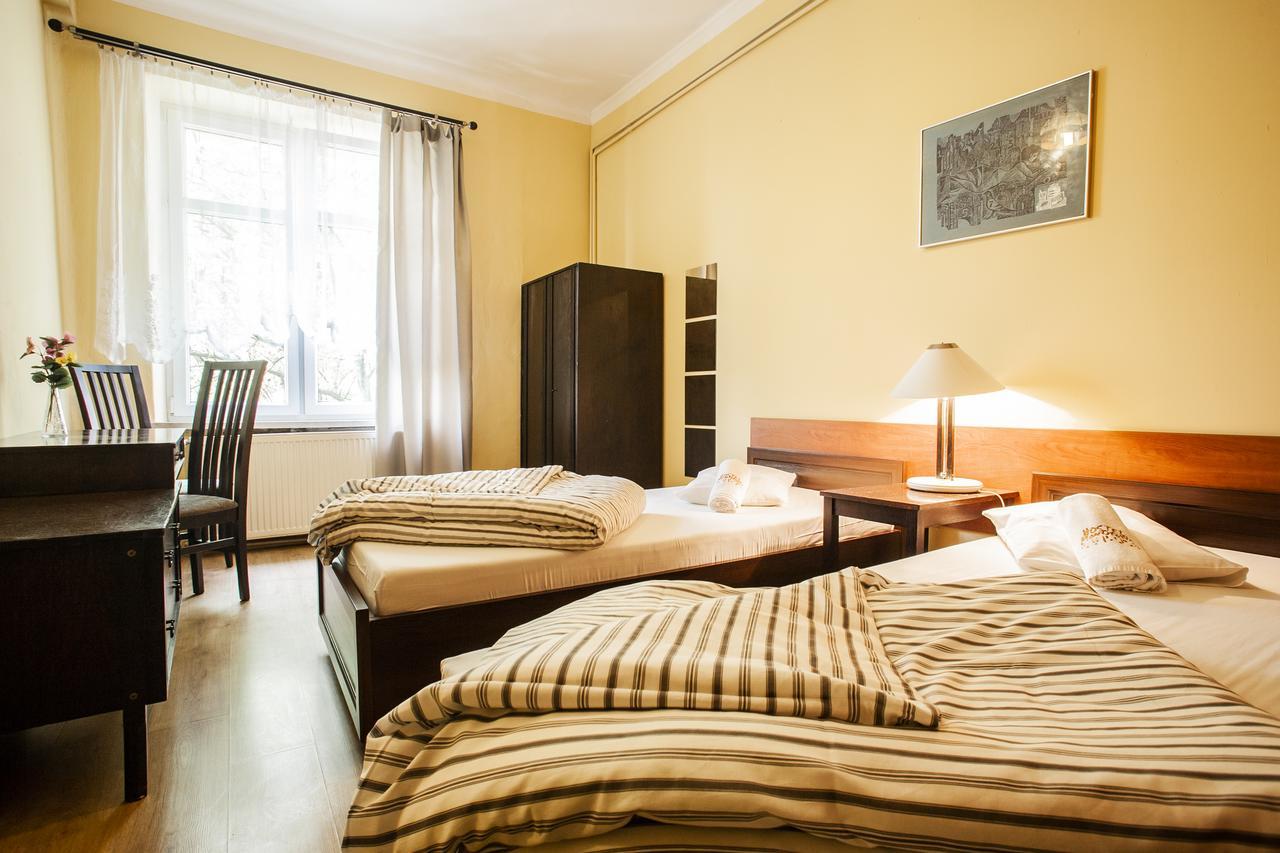 Momotown Privates Bed & Breakfast คราคูฟ ภายนอก รูปภาพ